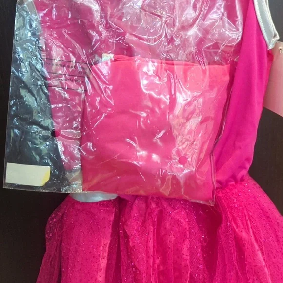 Supergirl 4 Piece Superhero Pink and Silver Kids Costume - Size 3-4T NWT - Picture 3 of 4